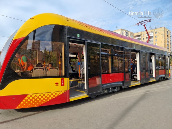 Молодую россиянку ударило трамвайным проводом, оборванным водителем без прав | Жительница Челябинска едва не погибла от упавшего трамвайного провода Молодую россиянку ударило трамвайным проводом, оборванным водителем без прав | Жительница Челябинска едва не погибла от упавшего трамвайного провода