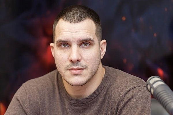 Подозреваемый в коррупции начальник горхозяйства Пскова попросился на фронт | Подозреваемый во взятке замглавы мэрии Пскова попросился на СВО