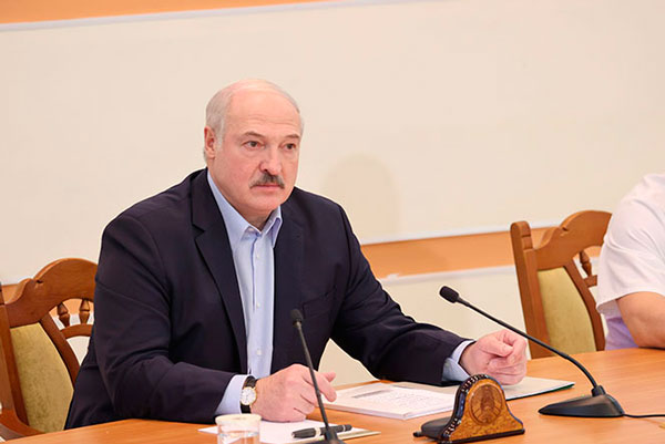 Лукашенко заявил, что не будет президентом при новой конституции Лукашенко заявил, что не будет президентом при новой конституции