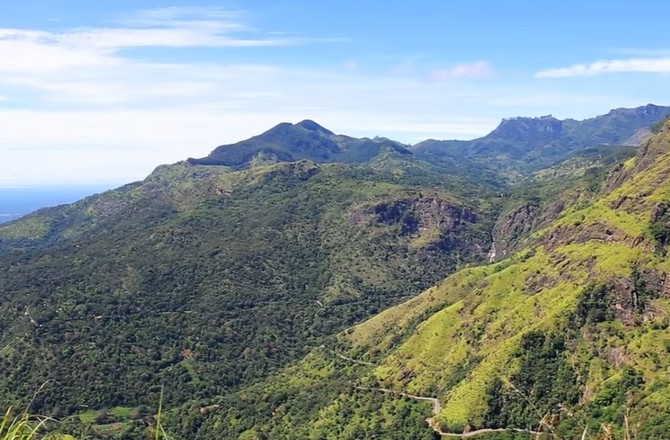 Российский турист умер на Шри-Ланке после восхождения на гору и поездки на тук-туке