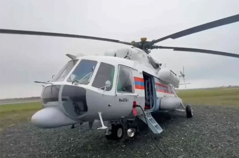 На Курилах нашли живыми всех пропавших туристов: их доставляют в Курильск | На Курилах спасли всех 10 туристов: вертолёт МЧС уже доставляет группу в Курильск На Курилах нашли живыми всех пропавших туристов: их доставляют в Курильск | На Курилах спасли всех 10 туристов: вертолёт МЧС уже доставляет группу в Курильск