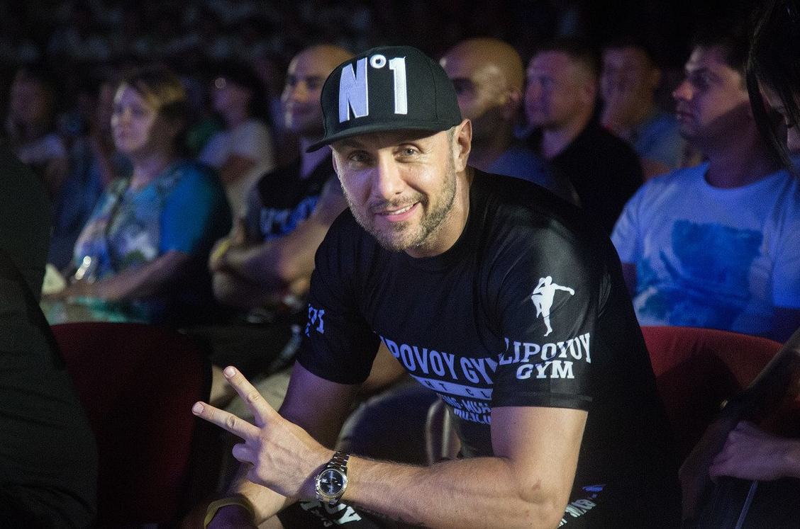 В Москве пробили голову чемпиону мира по кикбоксингу Александру Липовому В Москве пробили голову чемпиону мира по кикбоксингу Александру Липовому