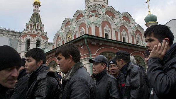 Мигранты из Киргизии перевели из России на родину 433 млн долларов Мигранты из Киргизии перевели из России на родину 433 млн долларов