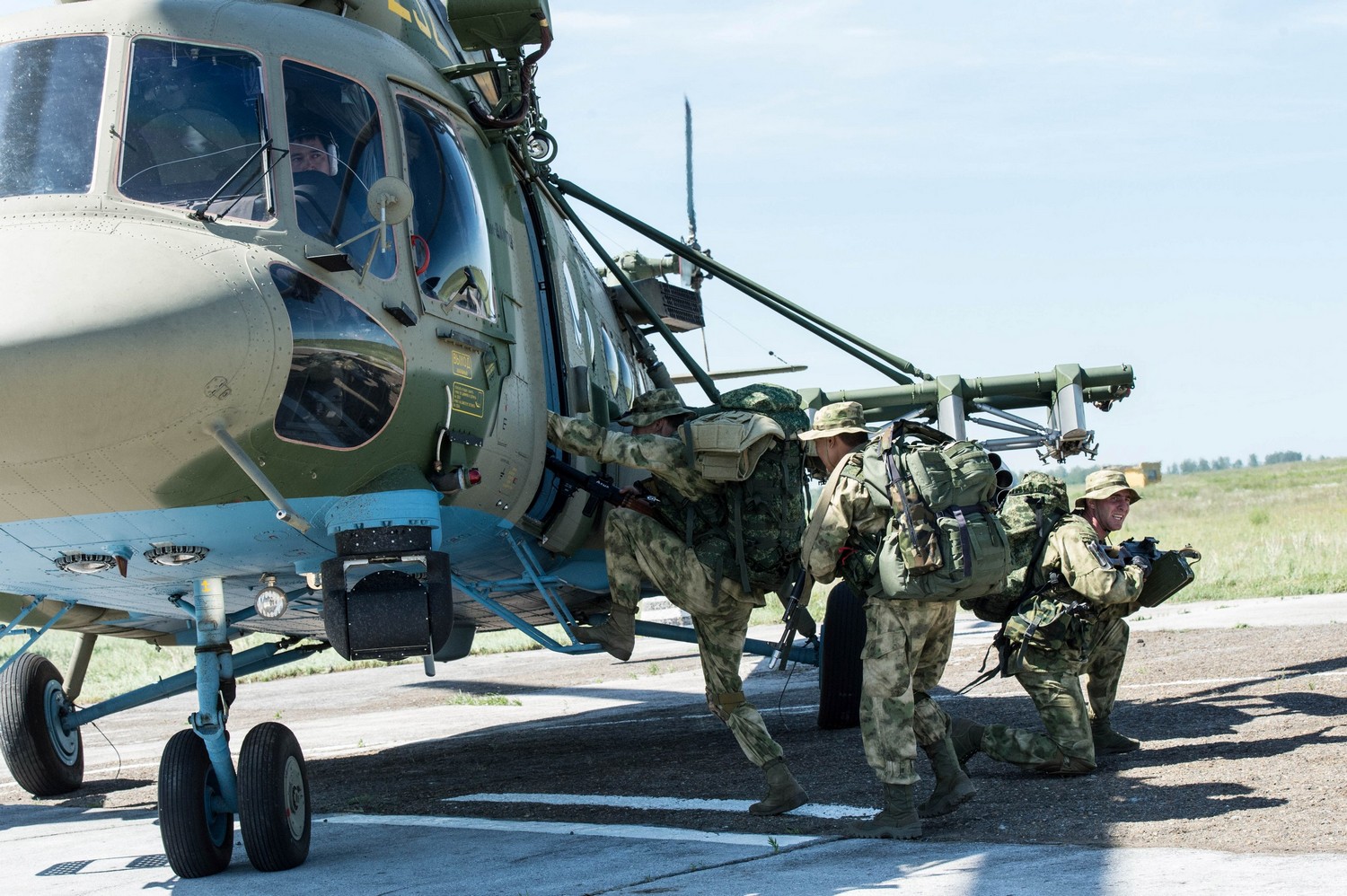 Мобилизация здесь и сейчас: в РФ призвали готовить мужчин к обучению Мобилизация здесь и сейчас: в РФ призвали готовить мужчин к обучению