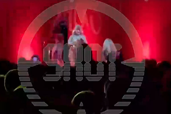 Пострадавшая в ДТП Лада Дэнс спела в Нижнем Новгороде под обезболивающими Пострадавшая в ДТП Лада Дэнс спела в Нижнем Новгороде под обезболивающими