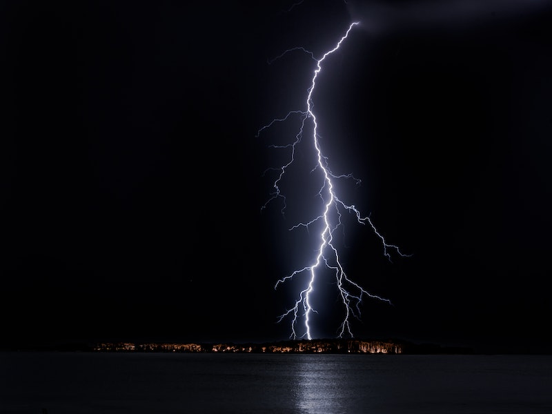 В Штатах молния ударила в туристическую группу из 50 верующих