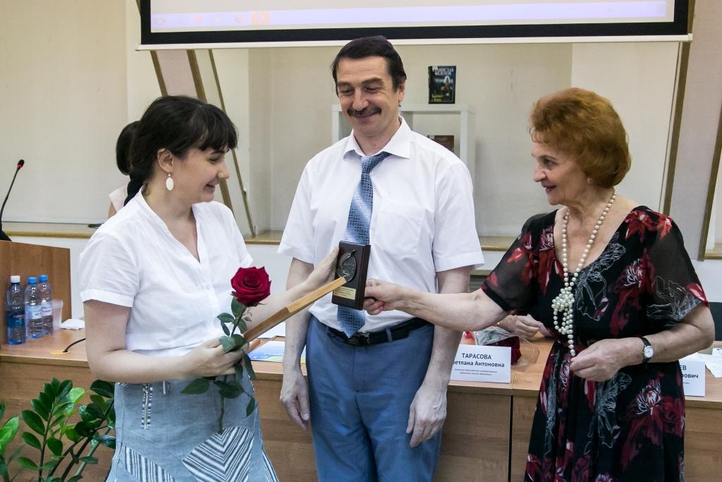 В Новосибирске назвали лучших сибирских поэтов и прозаиков, пишущих о сибирском регионе и своей малой родине В Новосибирске назвали лучших сибирских поэтов и прозаиков, пишущих о сибирском регионе и своей малой родине