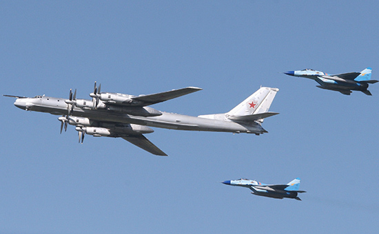 Американские истребители F-22 не стали сбивать российские бомбардировщики над Аляской