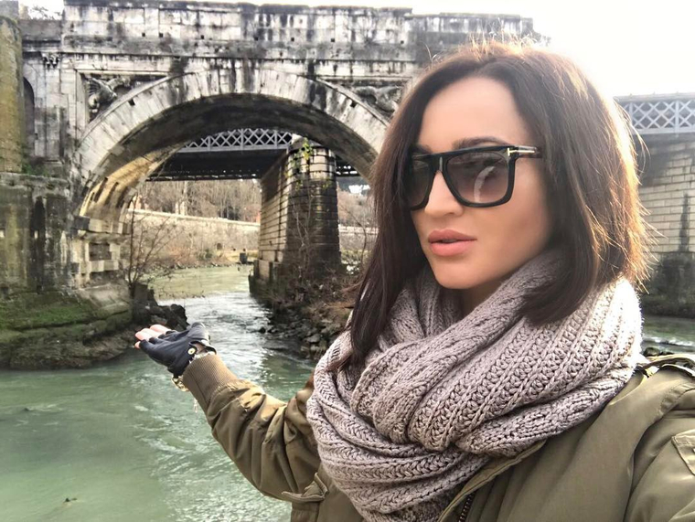 Зачем Бузова зарабатывает на булках, а Гергиев — на индейке Зачем Бузова зарабатывает на булках, а Гергиев — на индейке