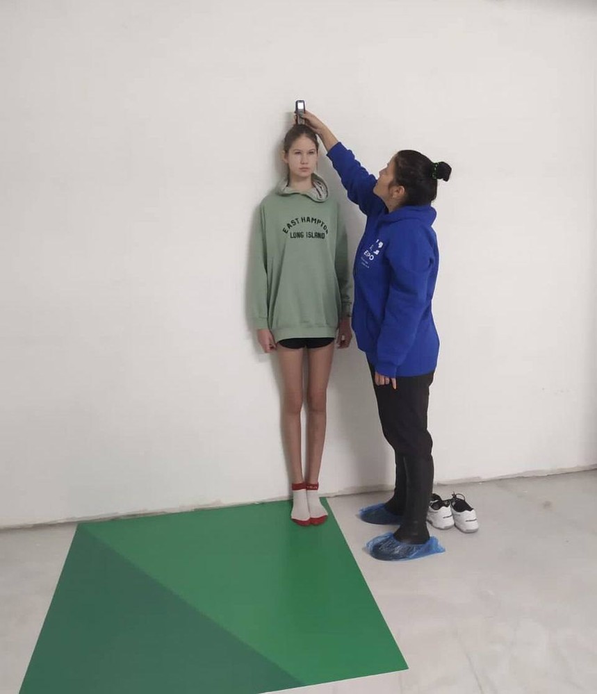 Найдена самая высокая 11-летняя девочка в России