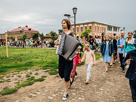 Свияжск стал площадкой для театральных экспериментов Свияжск стал площадкой для театральных экспериментов