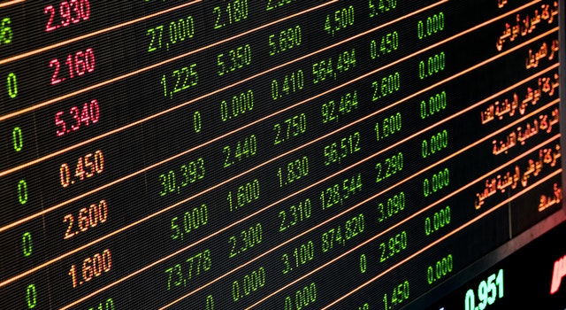 Россияне готовятся к обвалу рубля до 80 за доллар после Нового года