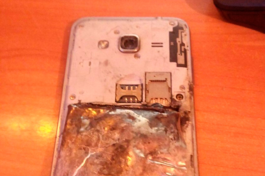 У екатеринбурженки в кармане взорвался смартфон У екатеринбурженки в кармане взорвался смартфон