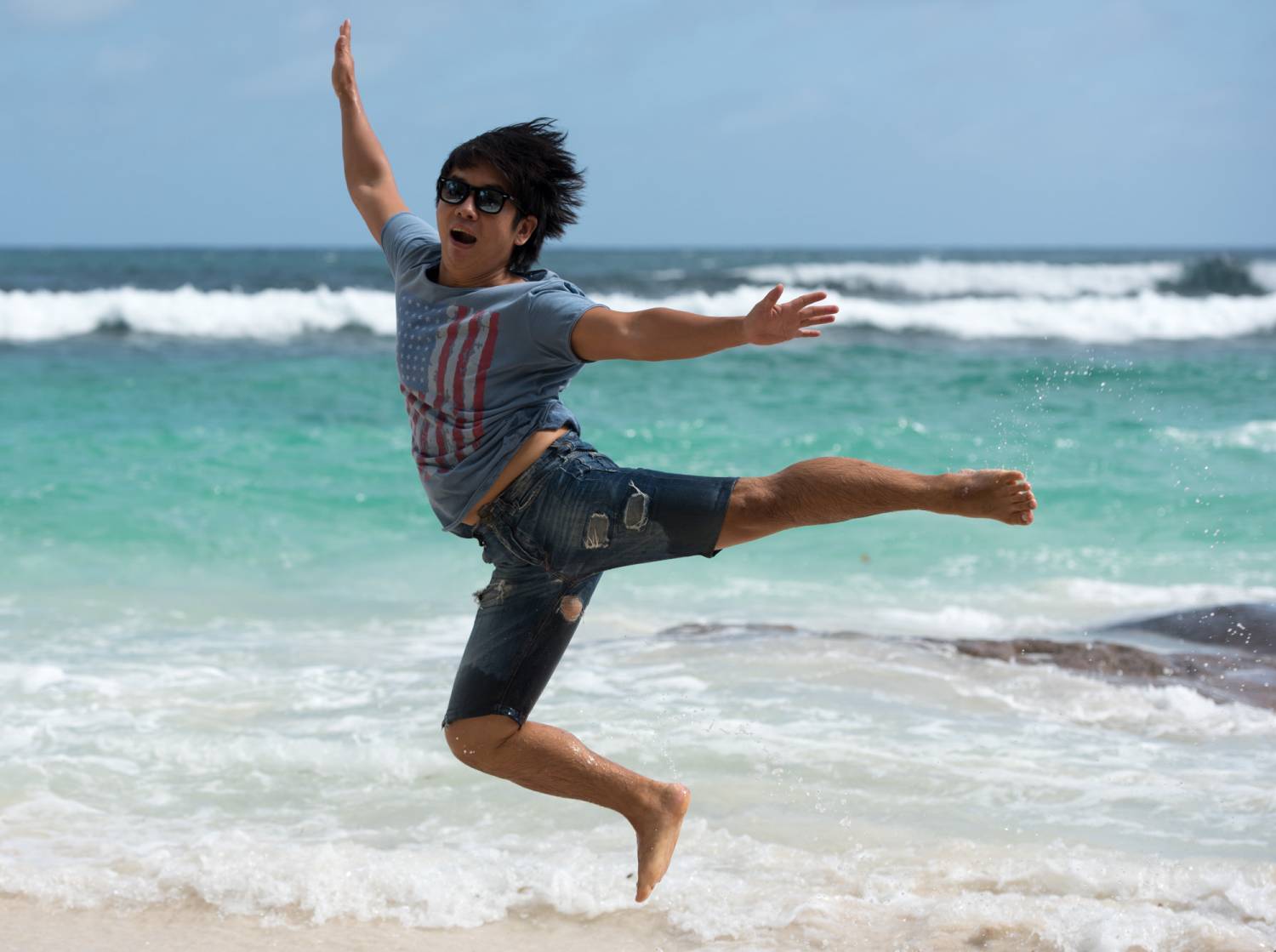 Сегодня на ТНТ премьера нового комедийного сериала «Остров» Сегодня на ТНТ премьера нового комедийного сериала «Остров»