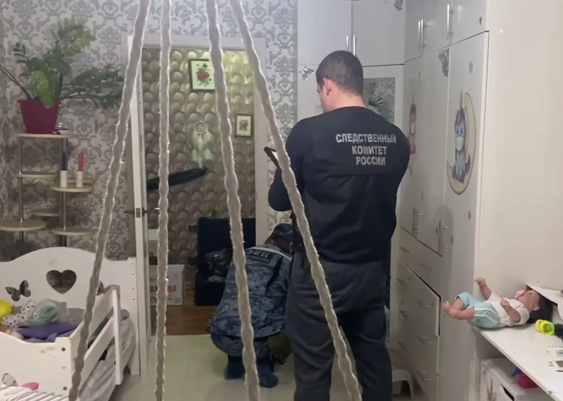 «Это я! Аахахах»: 13-летняя девочка убила своих маленьких сестер в Тольятти | 13-летняя девочка в Тольятти жестоко расправилась с двумя сестрами «Это я! Аахахах»: 13-летняя девочка убила своих маленьких сестер в Тольятти | 13-летняя девочка в Тольятти жестоко расправилась с двумя сестрами