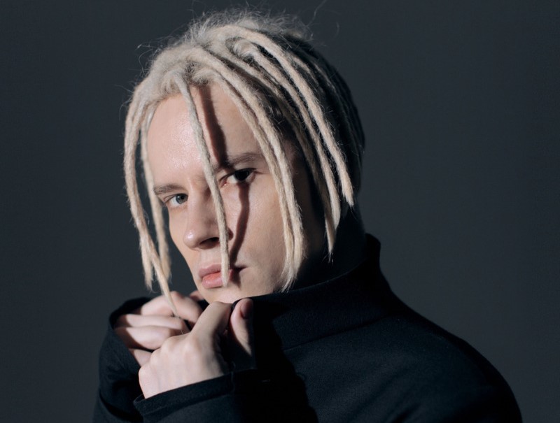 Водки и секс-игрушек «Я русский» не будет: Госдуму призвали запретить Shaman'у регистрировать бренд | «Зов народа» призвал запретить Шаману регистрировать бренд «Я русский»