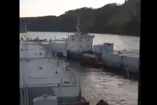 В Иркутской области из-за пьяного капитана танкера ввели режим ЧС. Видео В Иркутской области из-за пьяного капитана танкера ввели режим ЧС. Видео