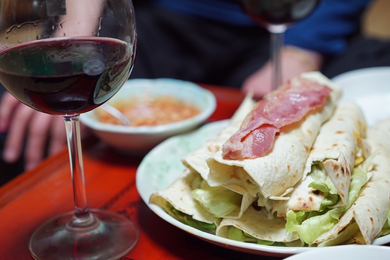 Диетолог объяснил, почему не стоит перекусывать на работе Диетолог объяснил, почему не стоит перекусывать на работе