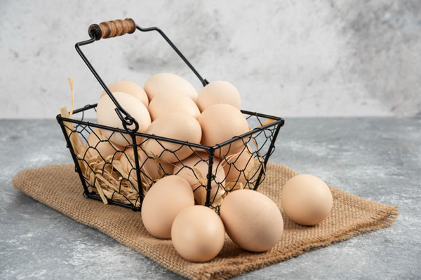 На Урале сеть супермаркетов пообещала миллион рублей отравившемуся её продукцией | На Урале посетители супермаркета лижут яйца ради миллиона рублей На Урале сеть супермаркетов пообещала миллион рублей отравившемуся её продукцией | На Урале посетители супермаркета лижут яйца ради миллиона рублей