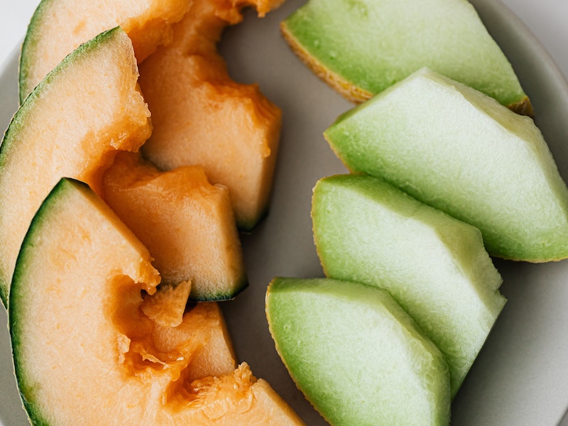 Ни в коем случае не запивать молоком: эксперт — о том, как есть дыню Ни в коем случае не запивать молоком: эксперт — о том, как есть дыню