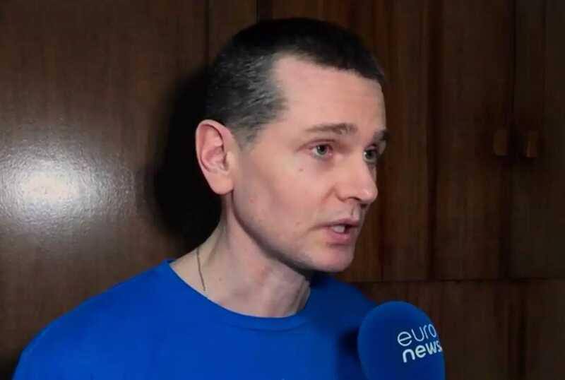 Возвращение Александра Винника в Россию: "США освободили его в обмен на Марка Фогеля!" | Александр Винник летит в Москву: обмен на Марка Фогеля завершён Возвращение Александра Винника в Россию: "США освободили его в обмен на Марка Фогеля!" | Александр Винник летит в Москву: обмен на Марка Фогеля завершён