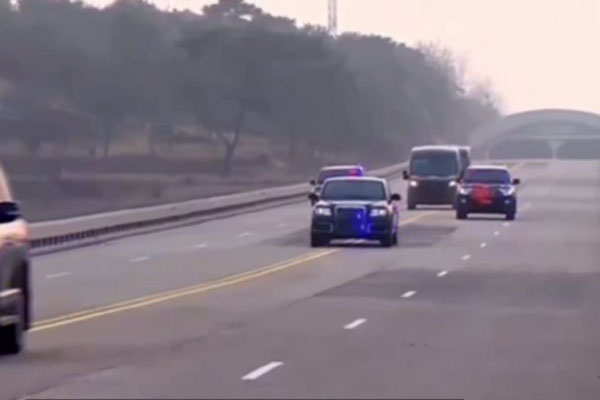 Лидер Северной Кореи поехал на мероприятие на подаренном Путиным автомобиле