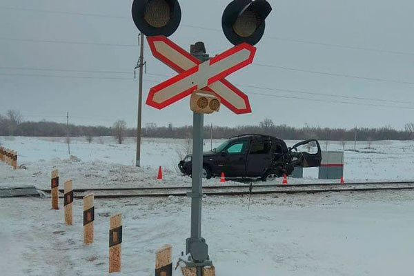 В Оренбуржье транспортной прокуратурой проводится проверка по факту столкновения грузового поезда с автомобилем В Оренбуржье транспортной прокуратурой проводится проверка по факту столкновения грузового поезда с автомобилем