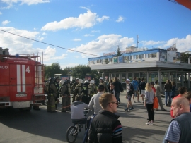 Сегодня из-за задымления пришлось эвакуировать пассажиров метро в Екатеринбурге Сегодня из-за задымления пришлось эвакуировать пассажиров метро в Екатеринбурге