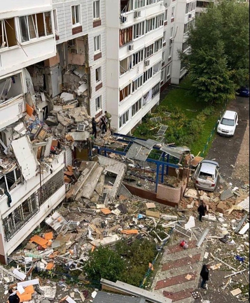 В Подмосковье в жилом доме прогремел взрыв. Обрушились несколько этажей В Подмосковье в жилом доме прогремел взрыв. Обрушились несколько этажей