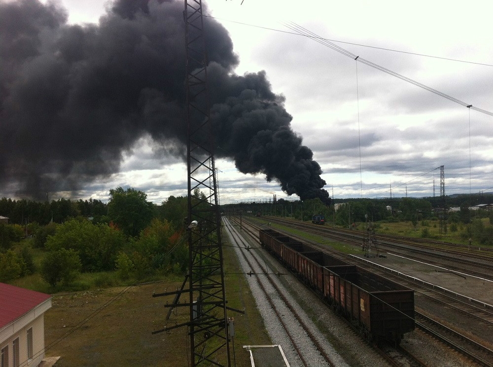 На нефтебазе в Нижнем Тагиле произошел пожар. ВИДЕО На нефтебазе в Нижнем Тагиле произошел пожар. ВИДЕО