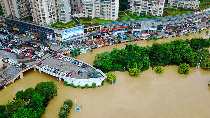 В Китае от проливного дождя погибли более 80 человек