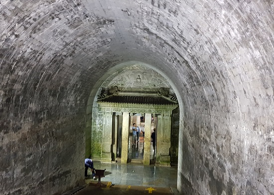 В Китае вскрыли десятки древних гробниц: что в них оказалось