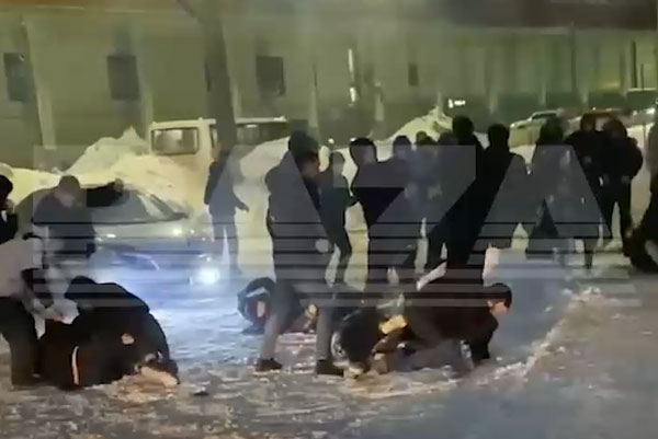 Массовая драка с десятками участников произошла в Ульяновске Массовая драка с десятками участников произошла в Ульяновске