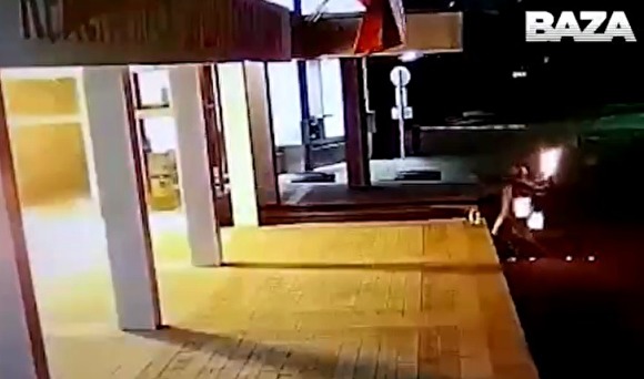 СМИ: когда Путин был на Универсиаде, в администрацию Красноярска кинули коктейли Молотова СМИ: когда Путин был на Универсиаде, в администрацию Красноярска кинули коктейли Молотова