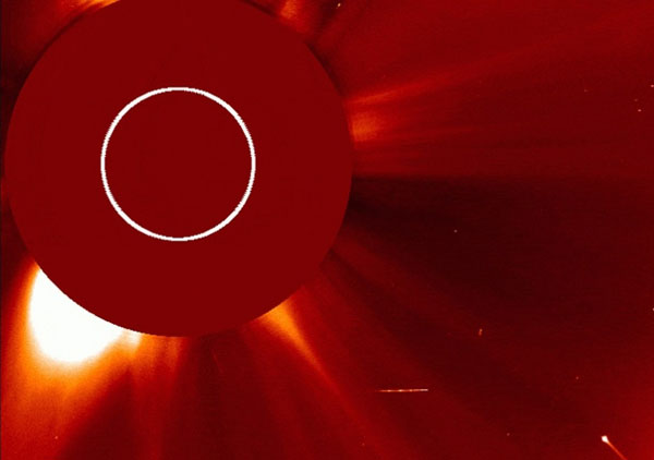 Учёные РАН поделились кадрами, на которых Солнце захватывает и поглощает комету | Появились кадры падения кометы на Солнце Учёные РАН поделились кадрами, на которых Солнце захватывает и поглощает комету | Появились кадры падения кометы на Солнце