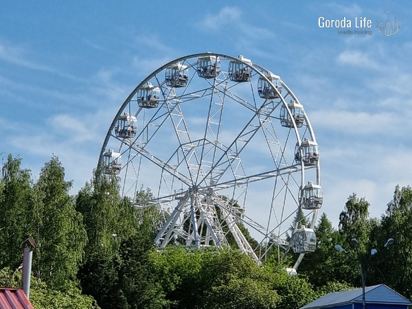 Инцидент на аттракционе: чрезвычайная ситуация в центральном парке Тулы | Спасатели освободили застрявших на карусели людей в центральном парке Тулы Инцидент на аттракционе: чрезвычайная ситуация в центральном парке Тулы | Спасатели освободили застрявших на карусели людей в центральном парке Тулы