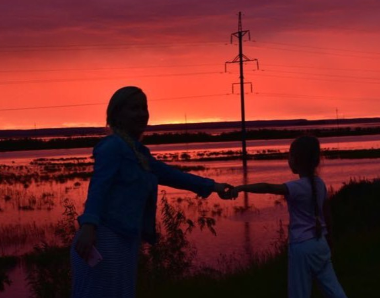 Потрясающий закат в Ханты-Мансийске стал хитом в соцсетях. ФОТО Потрясающий закат в Ханты-Мансийске стал хитом в соцсетях. ФОТО