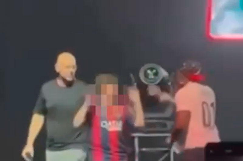 Мальчик, которого стошнило на концерте DaBaby, покинул Москву из-за травли в школе | Звезда TikTok или объект насмешек: 13-летнего фаната DaBaby преследуют хейтеры