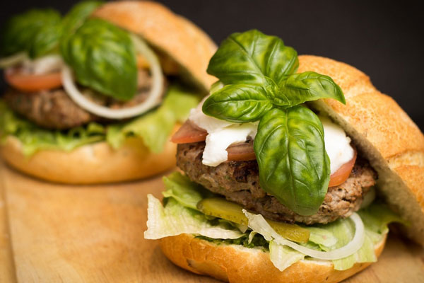 Как наркотик: россиянам объяснили, почему им так хочется фастфуда | Диетолог Тананакина предупредила россиян о зависимости от фастфуда