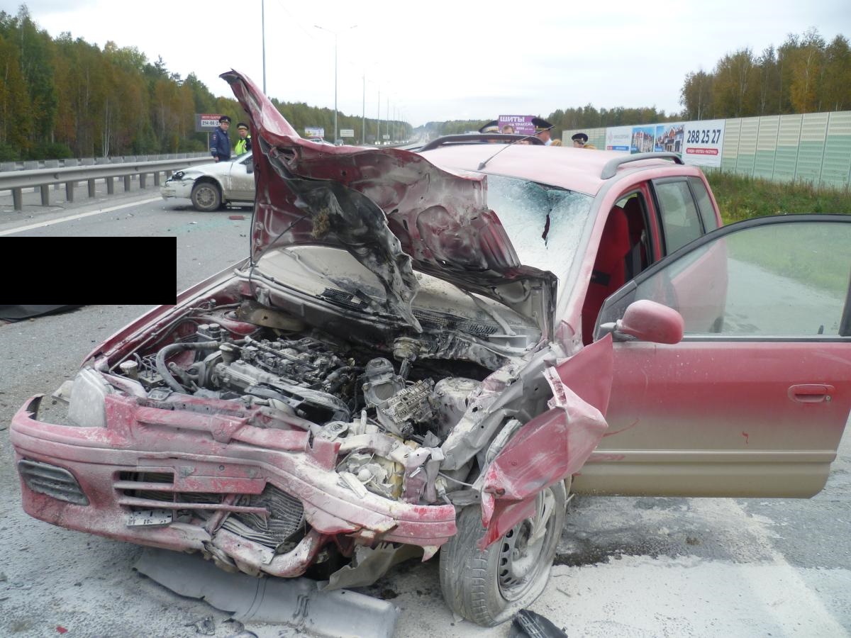 Неверный выбор скорости стал причиной трагического ДТП близ Екатеринбурга Неверный выбор скорости стал причиной трагического ДТП близ Екатеринбурга