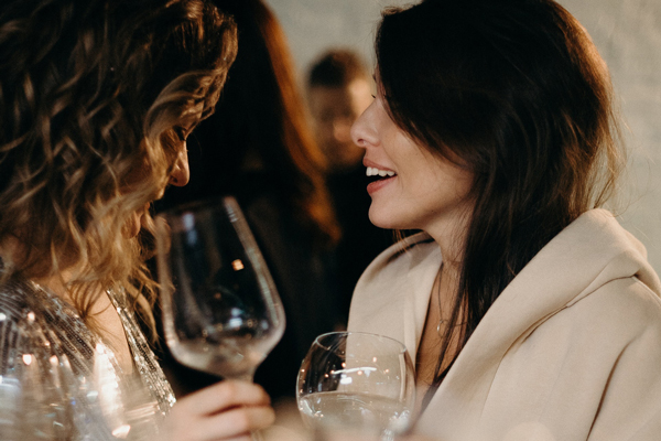 Грустный праздник: москвичка изнасиловала знакомую на своем дне рождения Грустный праздник: москвичка изнасиловала знакомую на своем дне рождения