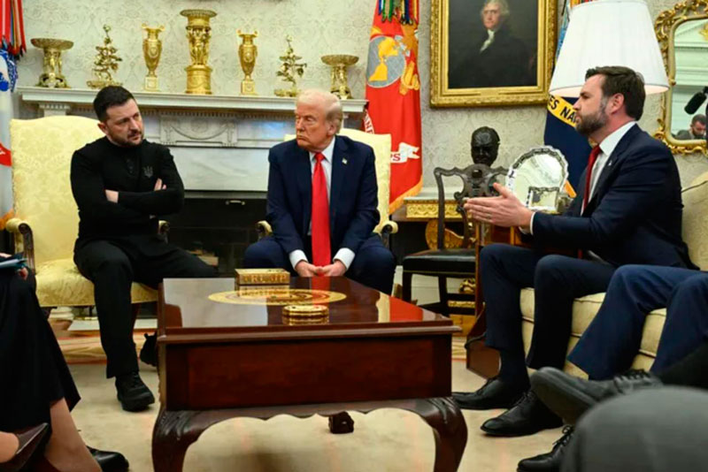 После конфликта с Зеленским Трамп советовался с ключевыми чиновниками в Овальном офисе | Трамп проконсультировался с чиновниками и попросил Зеленского уйти После конфликта с Зеленским Трамп советовался с ключевыми чиновниками в Овальном офисе | Трамп проконсультировался с чиновниками и попросил Зеленского уйти