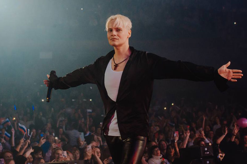 Путин присвоил исполнителю патриотических песен SHAMANу заслуженного артиста РФ | Путин присвоил SHAMANу звание заслуженного артиста России Путин присвоил исполнителю патриотических песен SHAMANу заслуженного артиста РФ | Путин присвоил SHAMANу звание заслуженного артиста России