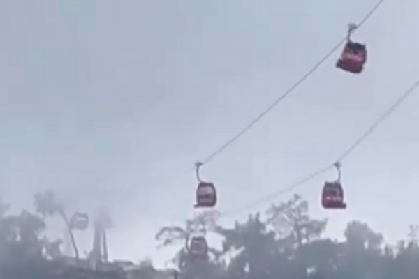 Один человек погиб после падения кабины фуникулёра на канатной дороге в Анталье | Кабина фуникулёра в Анталье рухнула в пропасть, перед этим раздался взрыв Один человек погиб после падения кабины фуникулёра на канатной дороге в Анталье | Кабина фуникулёра в Анталье рухнула в пропасть, перед этим раздался взрыв