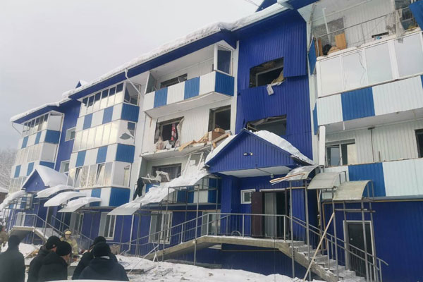 В Якутии произошел взрыв газа в четырехэтажном жилом доме В Якутии произошел взрыв газа в четырехэтажном жилом доме