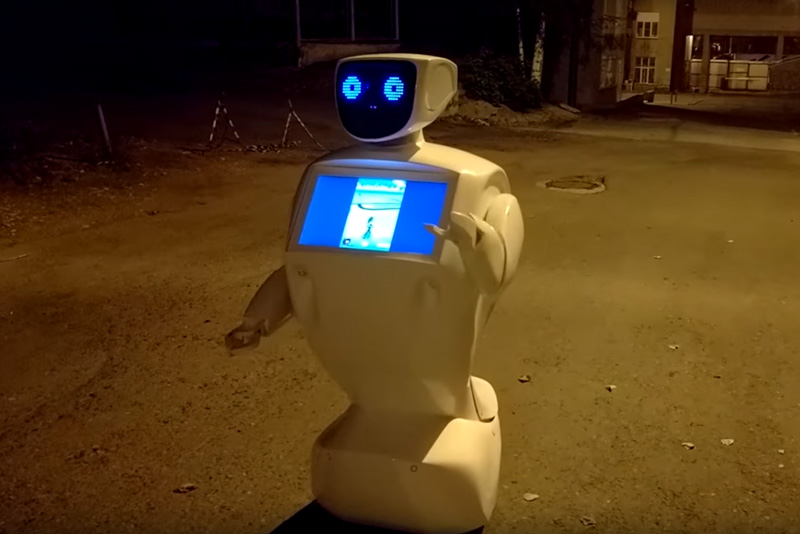 Житель Кузбасса отправил робота собирать за него покемонов Житель Кузбасса отправил робота собирать за него покемонов