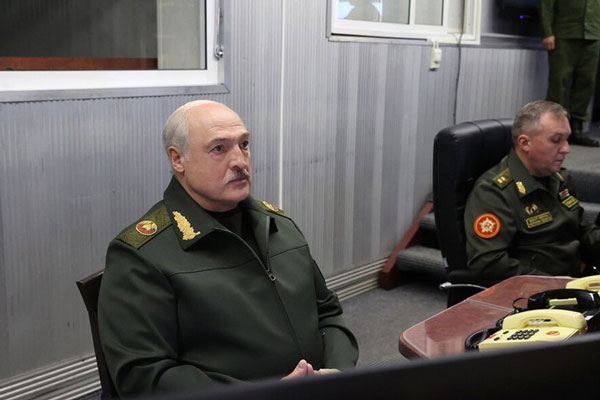 Лукашенко доложили о переводе ПВО Белоруссии в готовность номер один