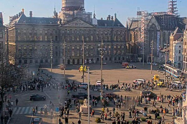 Неизвестный напал с ножом на прохожих в центре Амстердама. Пострадали 5 человек | В Амстердаме неизвестный напал с ножом на прохожих, 5 человек пострадали Неизвестный напал с ножом на прохожих в центре Амстердама. Пострадали 5 человек | В Амстердаме неизвестный напал с ножом на прохожих, 5 человек пострадали