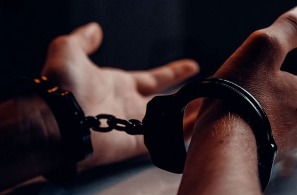 Сочинца задержали за избиение семилетней девочки ремнем до смерти Сочинца задержали за избиение семилетней девочки ремнем до смерти