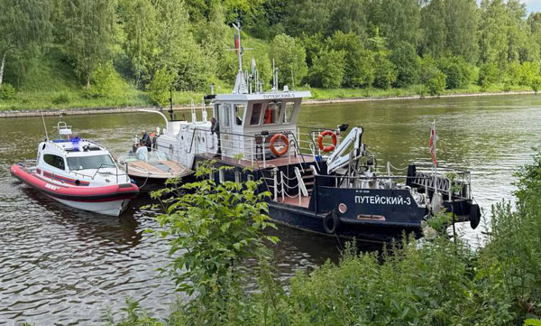 Трагедия на воде: на канале имени Москвы найдено тело 5-летнего мальчика, выпавшего за борт катера | Найдено тело 5-летнего мальчика, выпавшего с катера Трагедия на воде: на канале имени Москвы найдено тело 5-летнего мальчика, выпавшего за борт катера | Найдено тело 5-летнего мальчика, выпавшего с катера